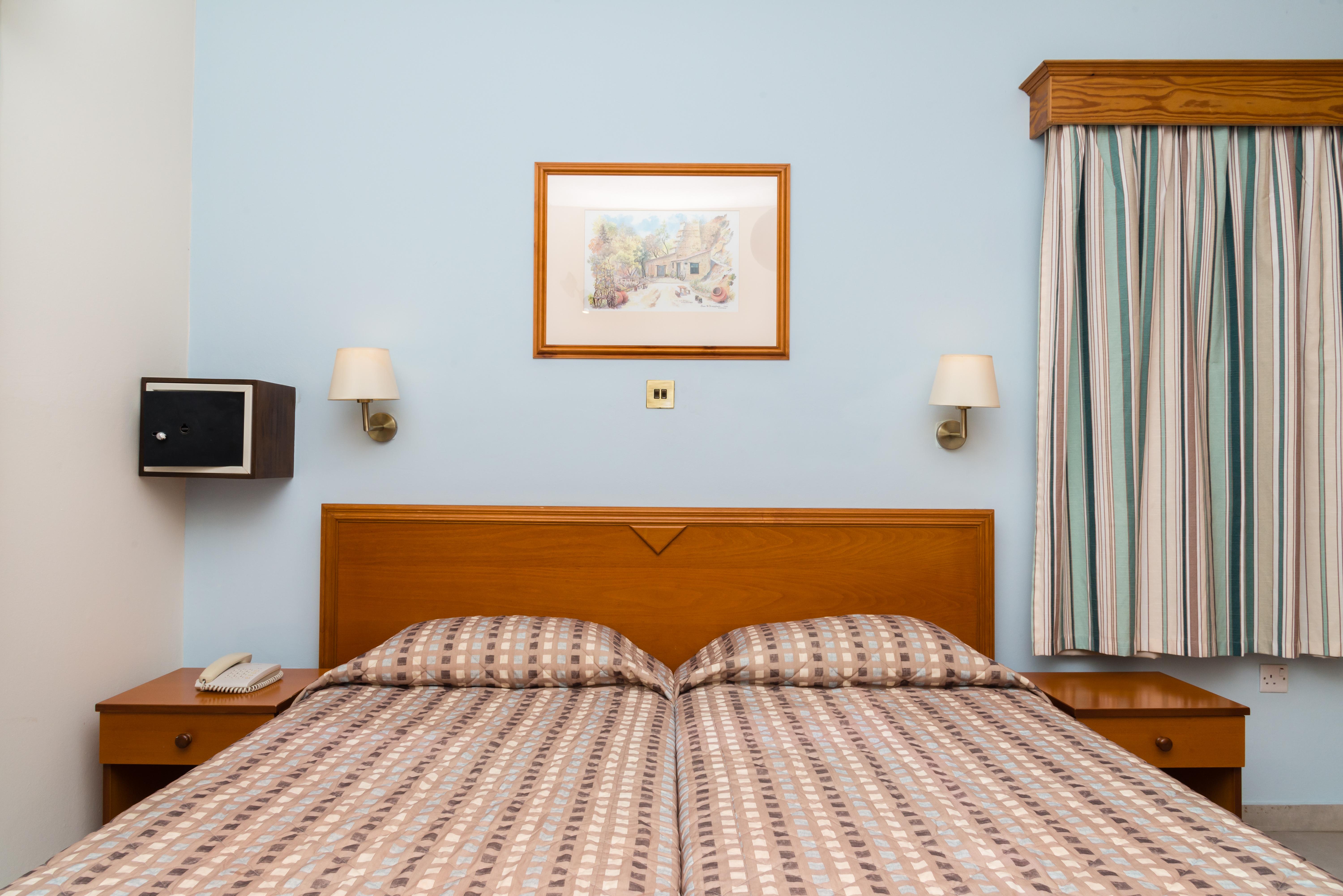 Kefalos Damon Hotel Apartments Paphos Bagian luar foto