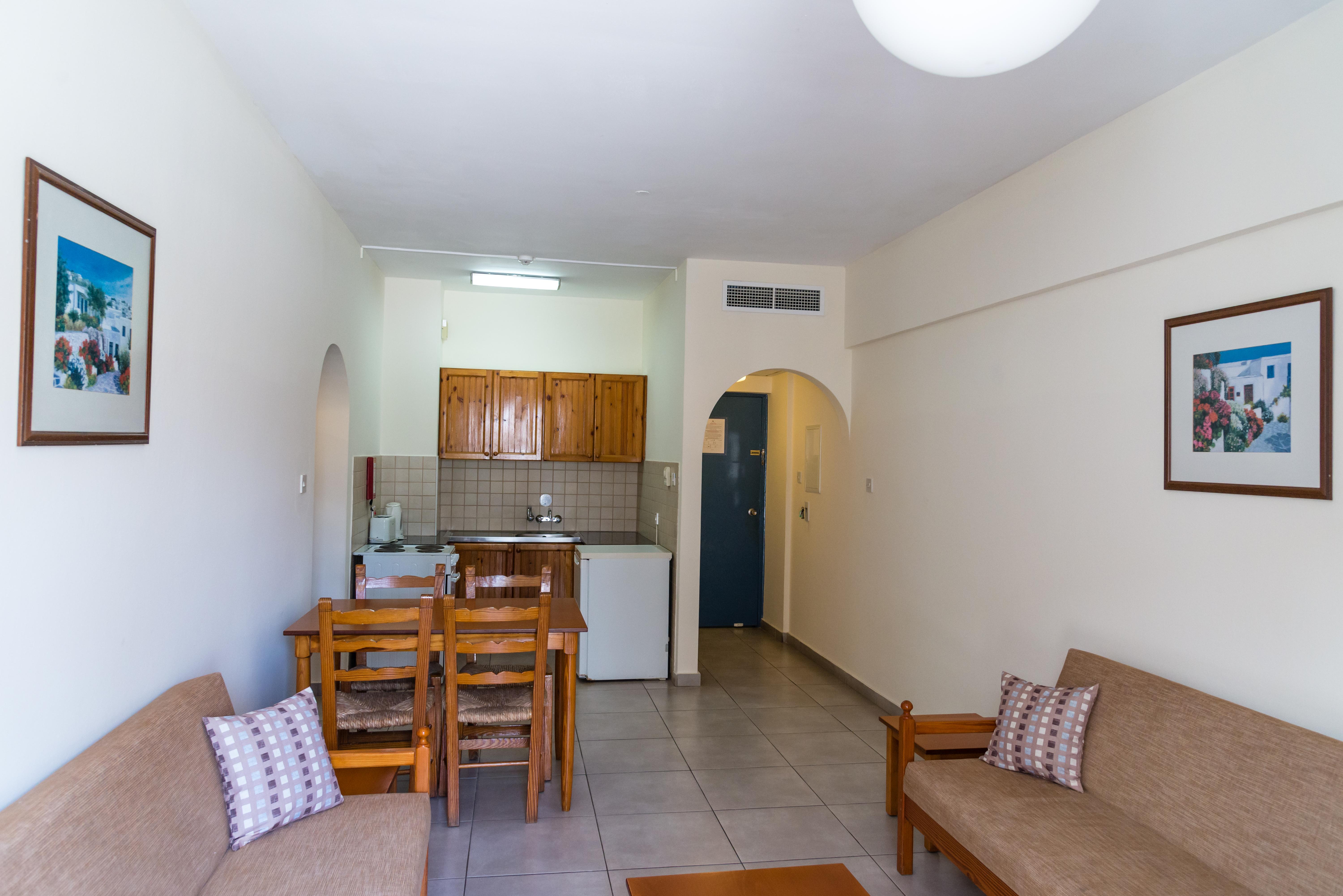 Kefalos Damon Hotel Apartments Paphos Bagian luar foto