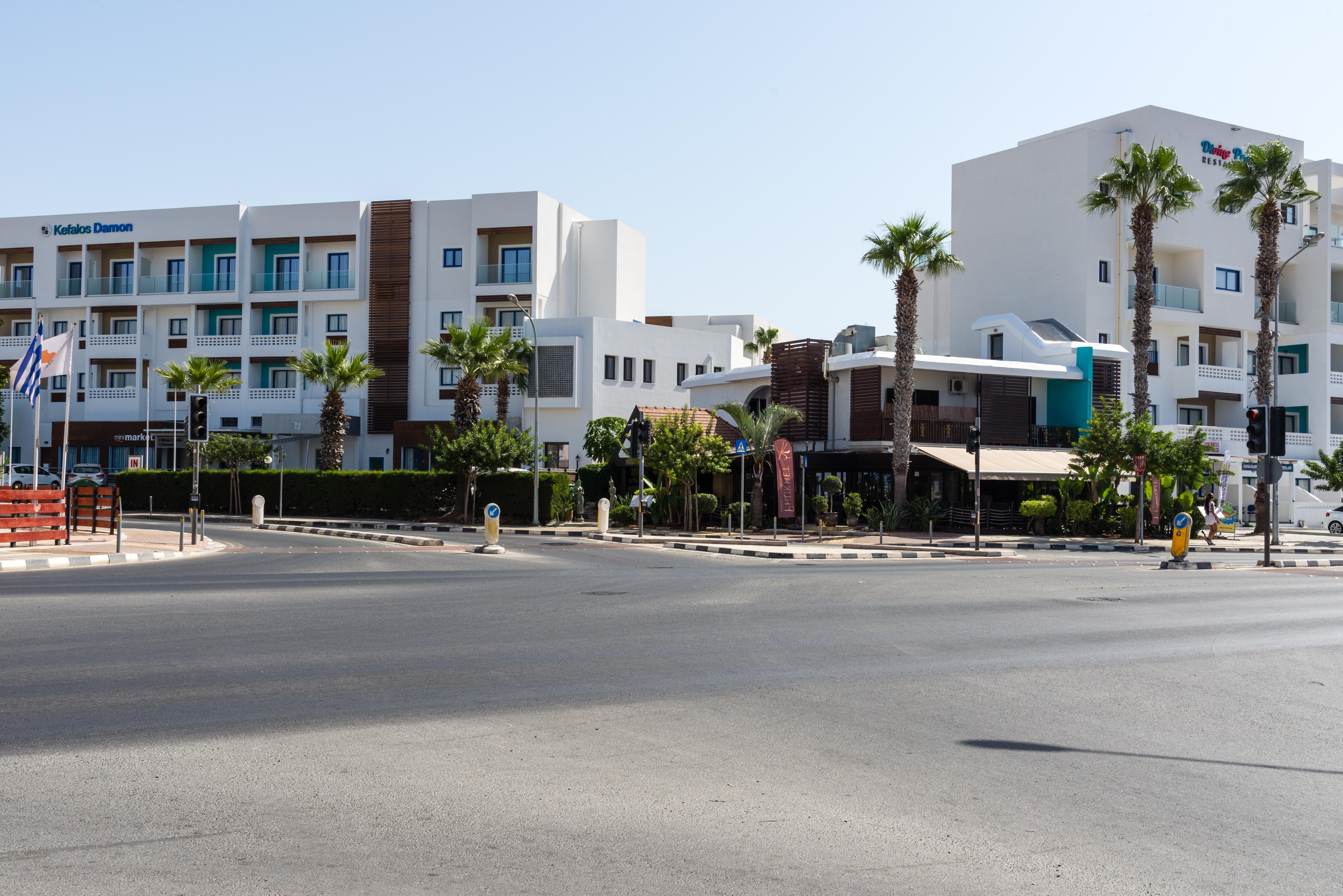 Kefalos Damon Hotel Apartments Paphos Bagian luar foto