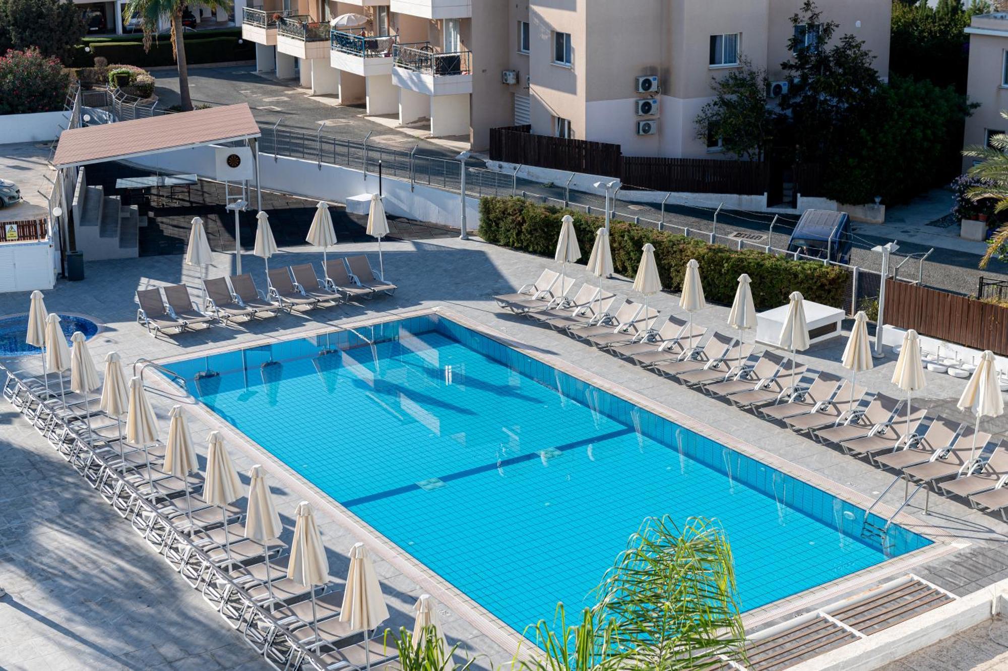 Kefalos Damon Hotel Apartments Paphos Bagian luar foto