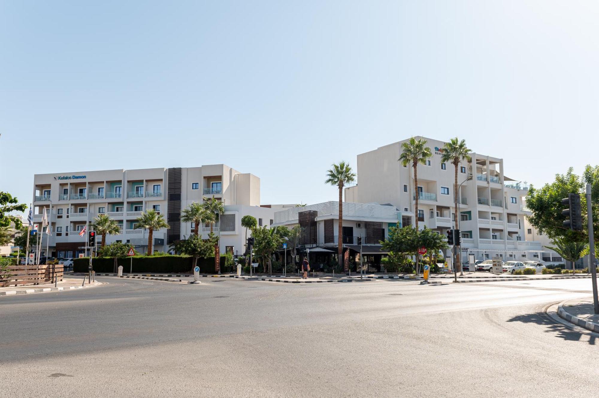 Kefalos Damon Hotel Apartments Paphos Bagian luar foto