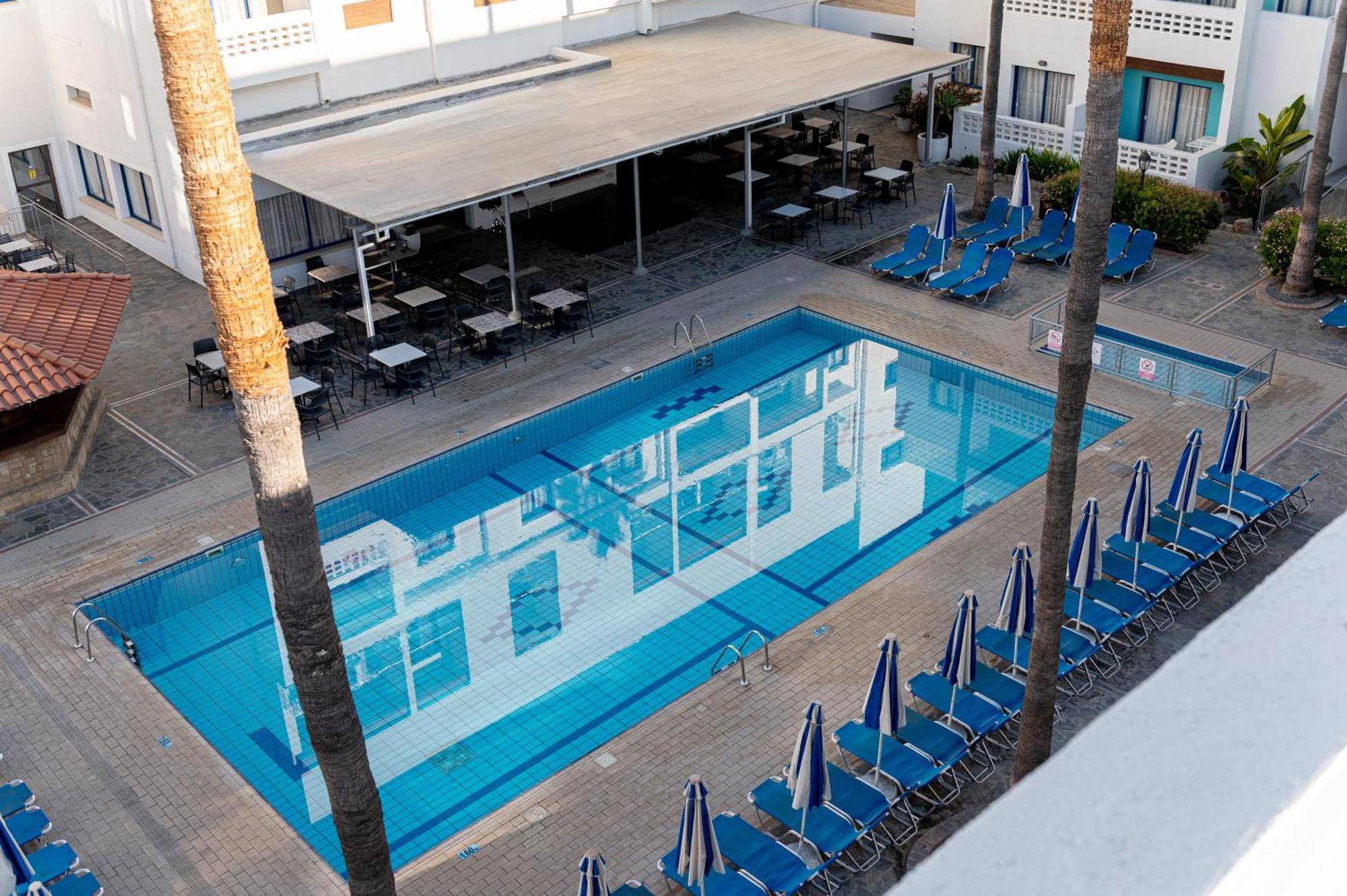 Kefalos Damon Hotel Apartments Paphos Bagian luar foto
