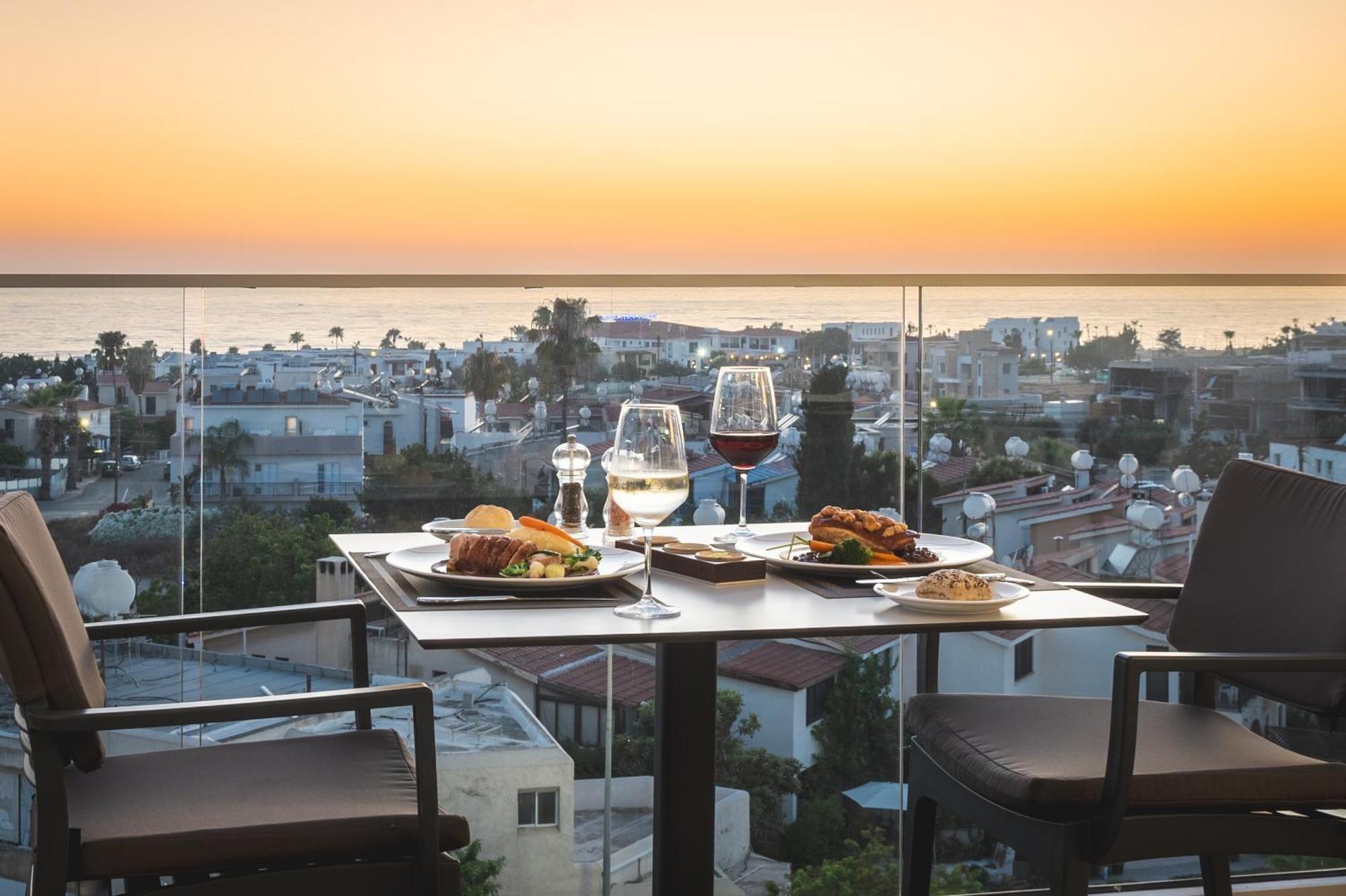 Kefalos Damon Hotel Apartments Paphos Bagian luar foto