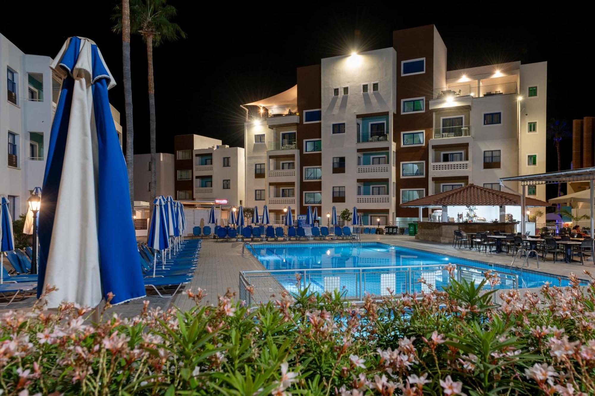 Kefalos Damon Hotel Apartments Paphos Bagian luar foto